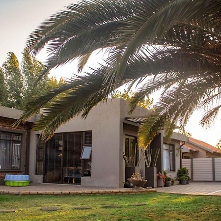 Melsetter'S Guesthouse Bloemfontein Esterno foto