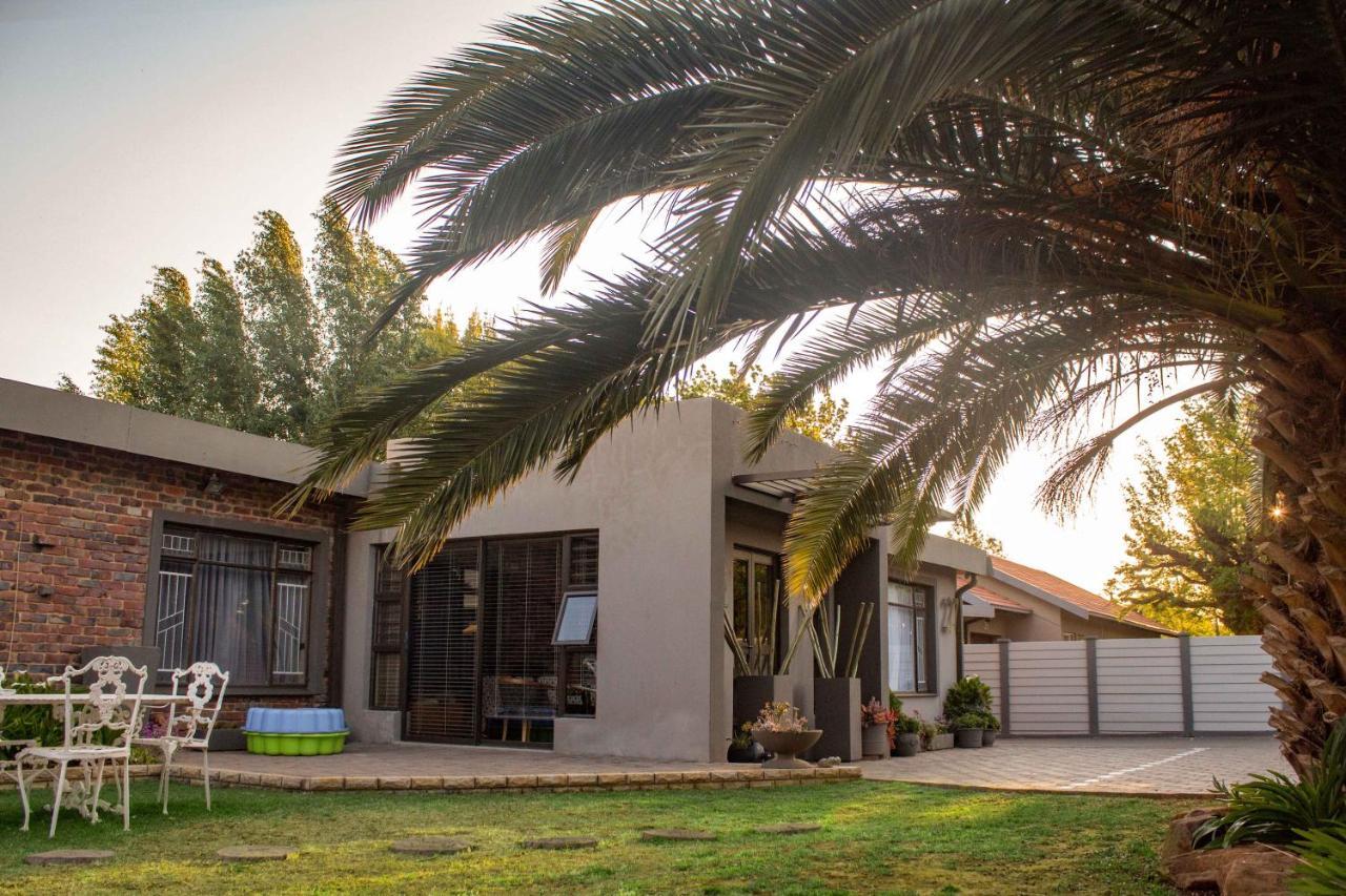 Melsetter'S Guesthouse Bloemfontein Esterno foto