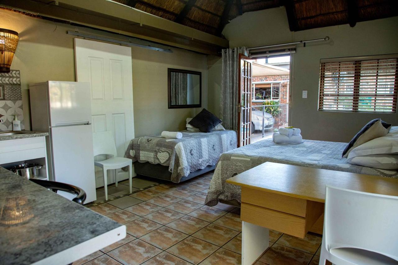 Melsetter'S Guesthouse Bloemfontein Esterno foto