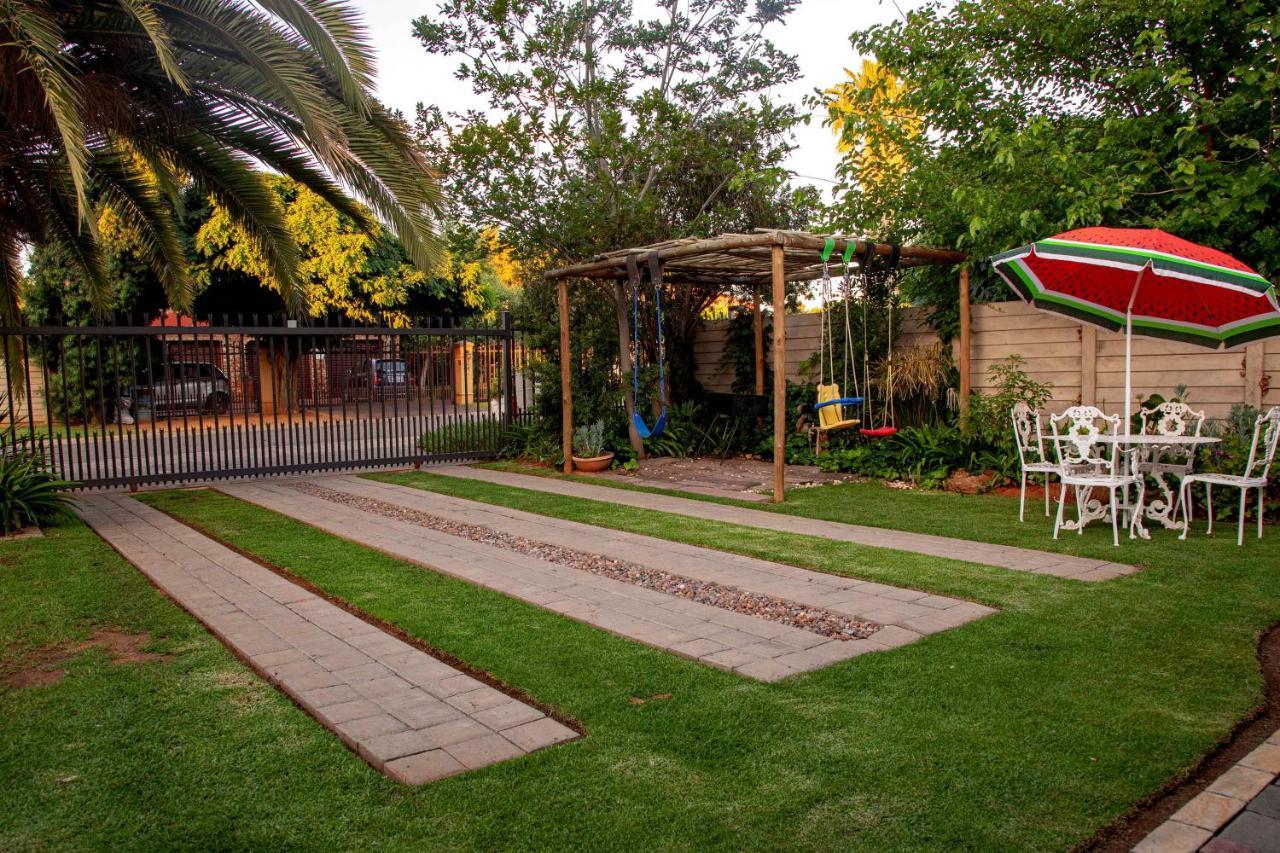 Melsetter'S Guesthouse Bloemfontein Esterno foto