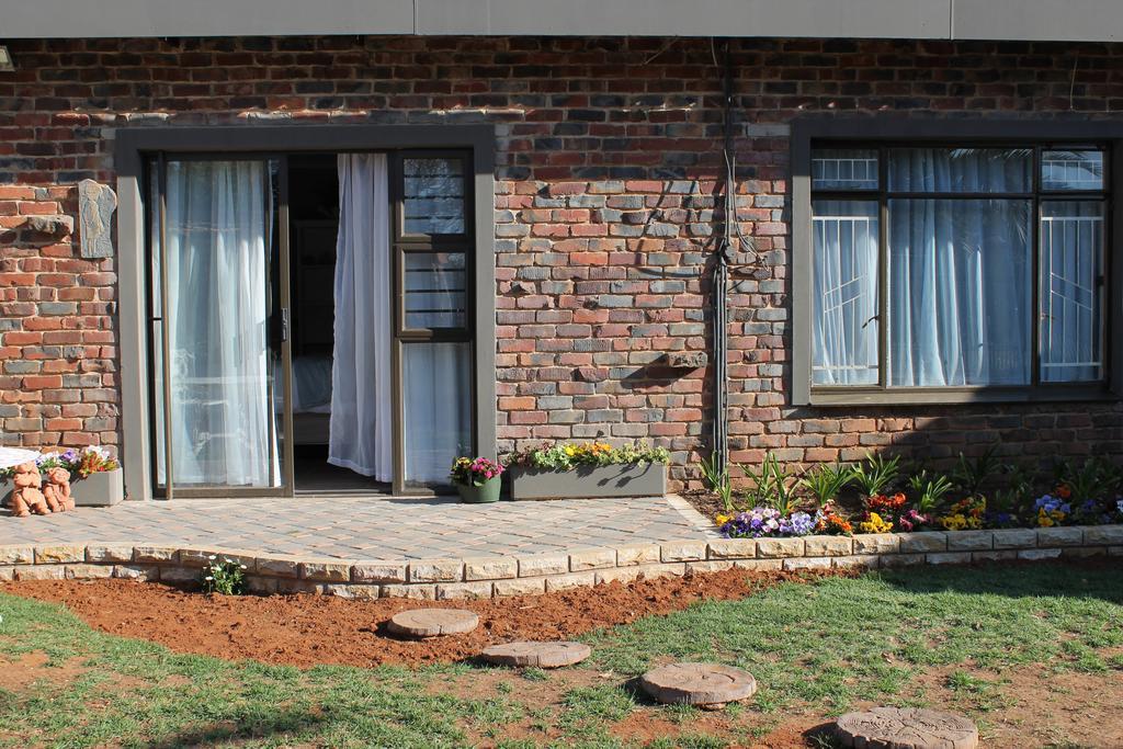 Melsetter'S Guesthouse Bloemfontein Esterno foto