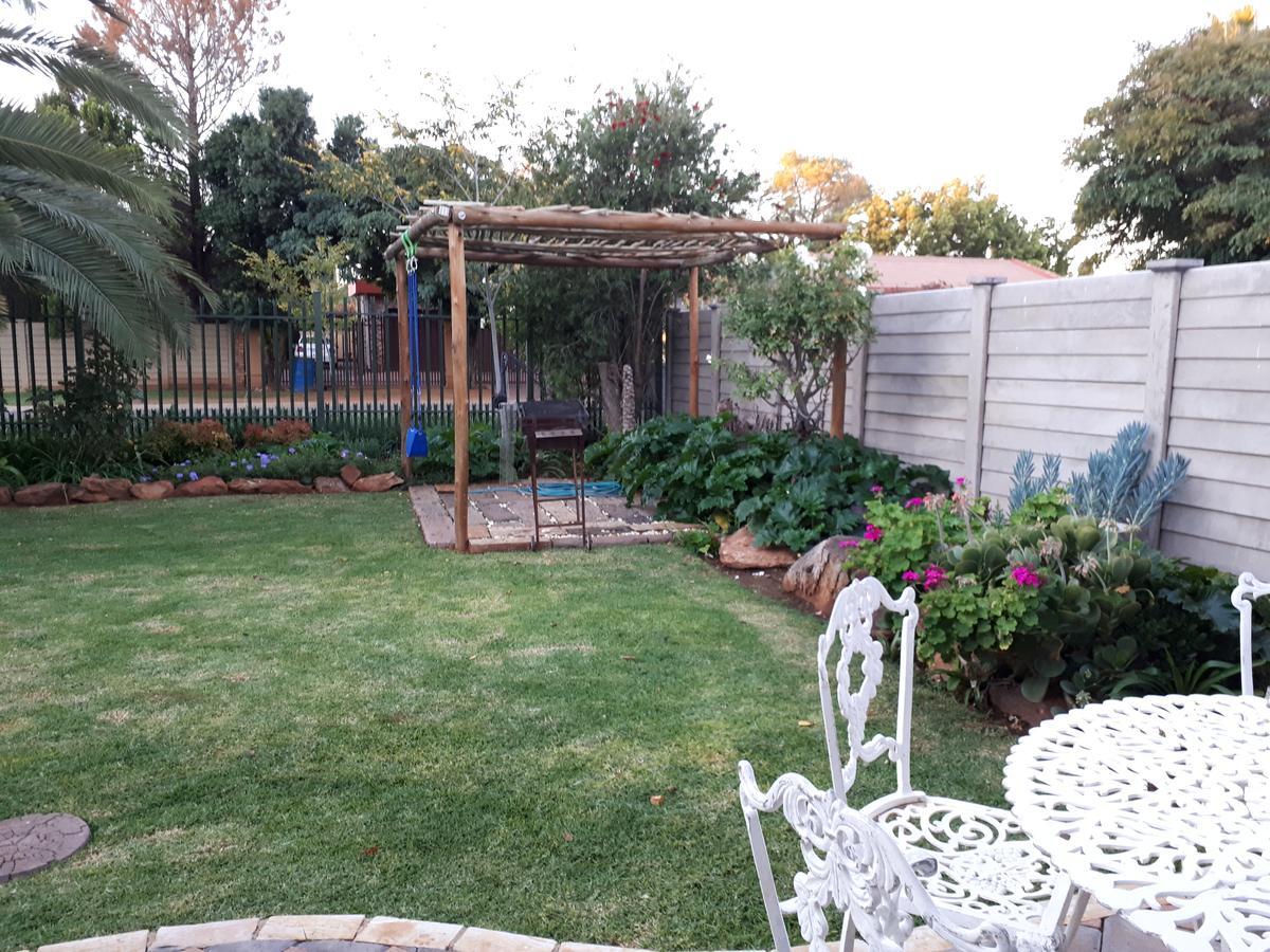 Melsetter'S Guesthouse Bloemfontein Esterno foto