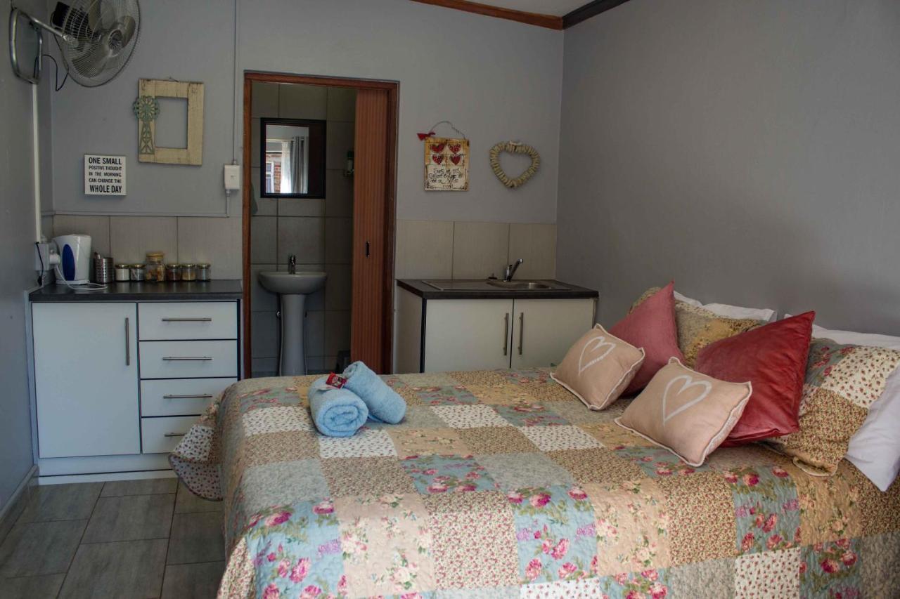 Melsetter'S Guesthouse Bloemfontein Esterno foto