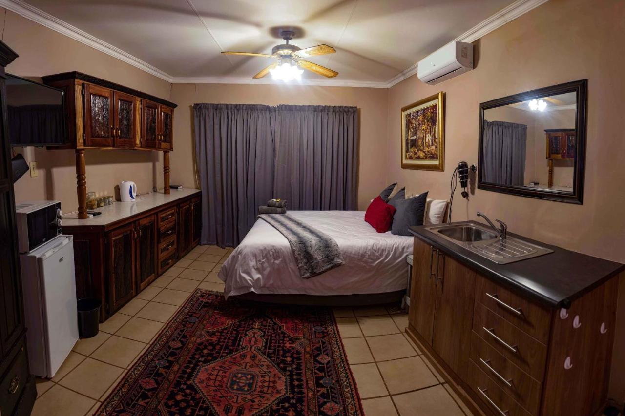 Melsetter'S Guesthouse Bloemfontein Esterno foto